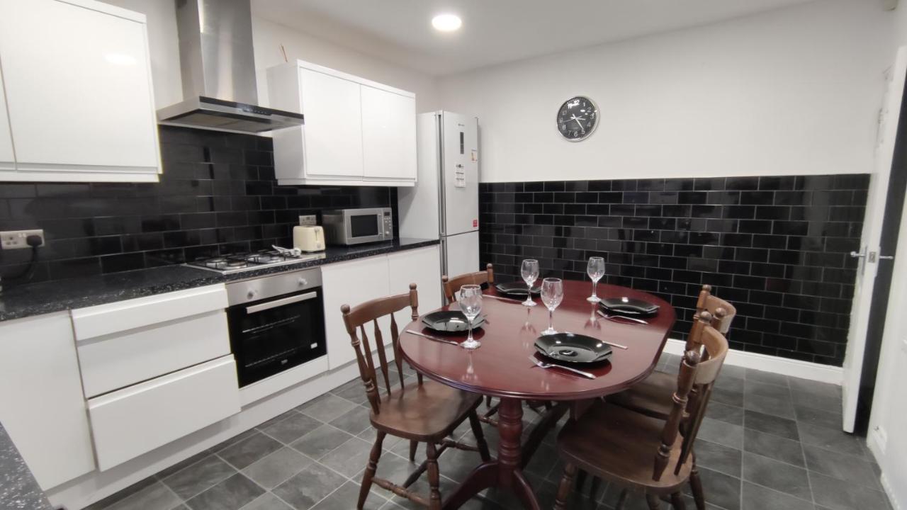 Lovely 2 Bedroom House Worsley Εξωτερικό φωτογραφία